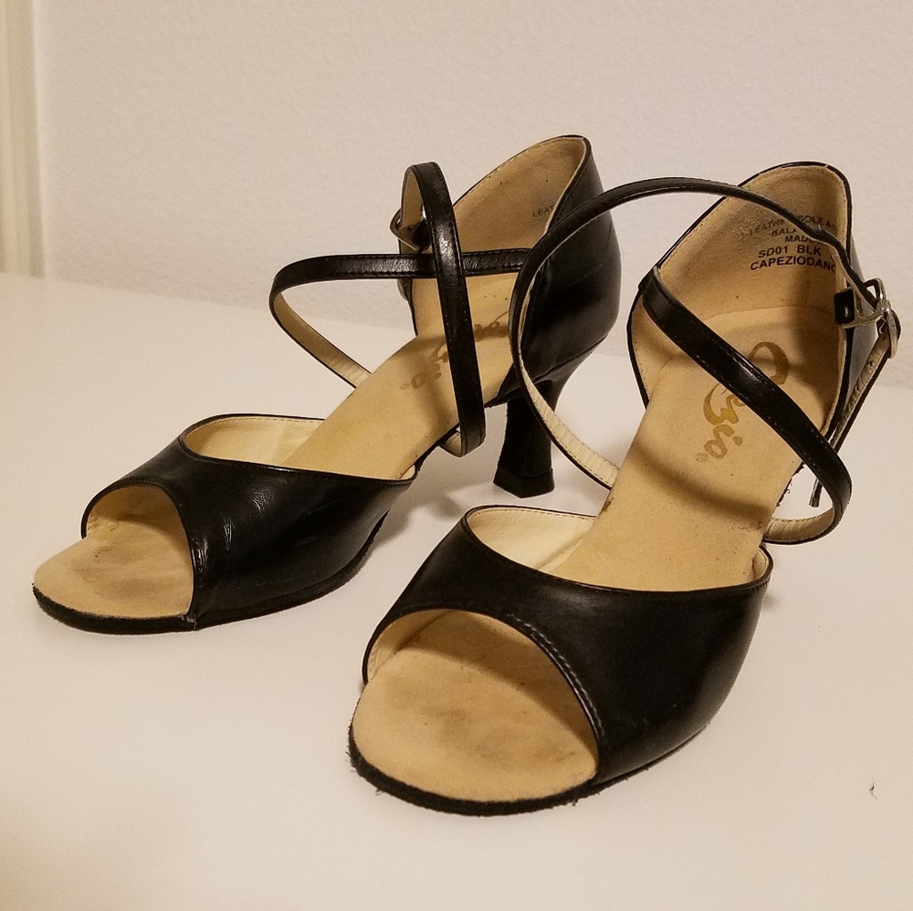 Ballroom dance shoes